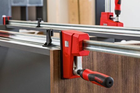 Leichte Korpuszwinge Bessey REVO KRE