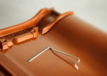 Seitenfalzklammer für Röben Dachziegel MD 1.409/H75 S48/3 mm Parotec