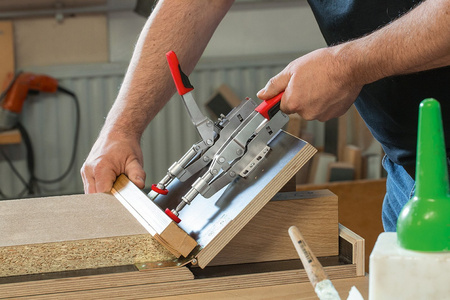 Schubstangenspanner Bessey STC‑IHH mit waagrechter Grundplatte