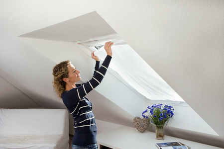 tesa® Insect Stop Fliegengitter Comfort für Dachfenster 1,2 m x 1,4 m