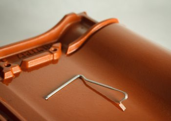 Seitenfalzklammer Parotec MD 1.409/H85 S65/3 mm für Koramic Dachziegel