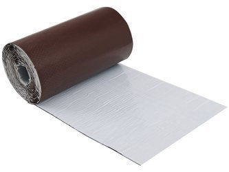 Kaminanschlussband aus armiertes EPDM, vollflächig mit Butylkleber bedeckt.