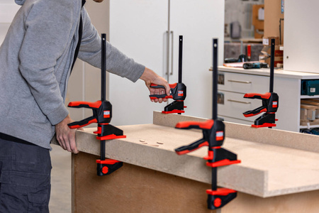 Einhandzwinge mit drehbarem Griff Bessey EZ360